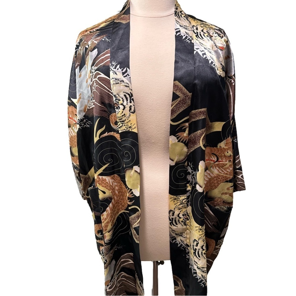 Open Front with Two Pockets Kimono- lightweight and flowy - Picture 2 of 6
